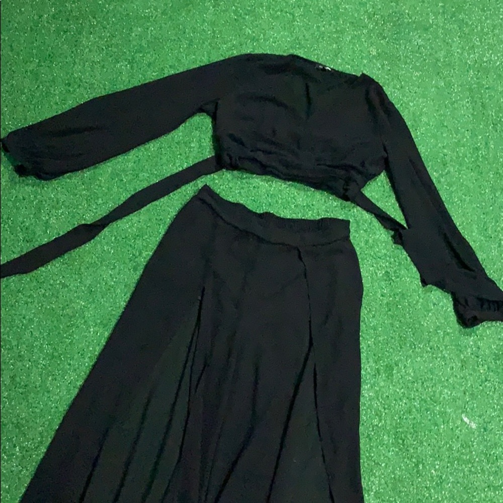 - FASHION NOVA CROPTOP/SHORT+PANT SET -